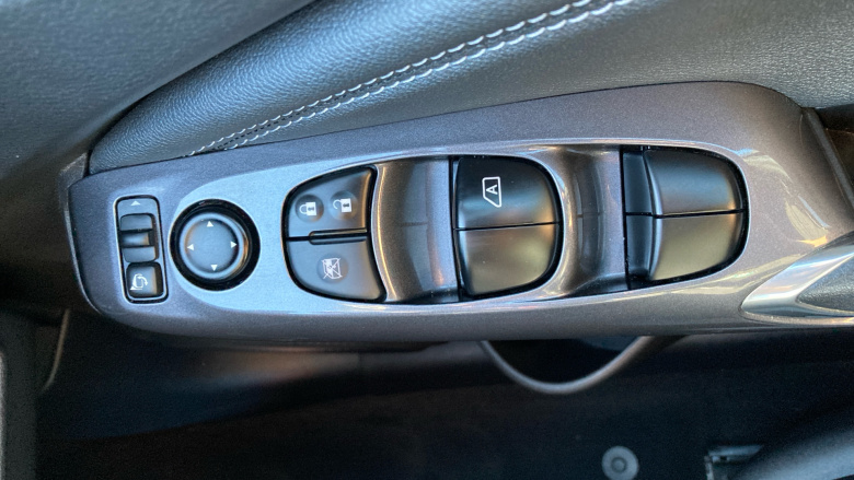 Nissan Juke 1.0 DiG-T 114 N-Connecta 5dr Petrol Hatchback